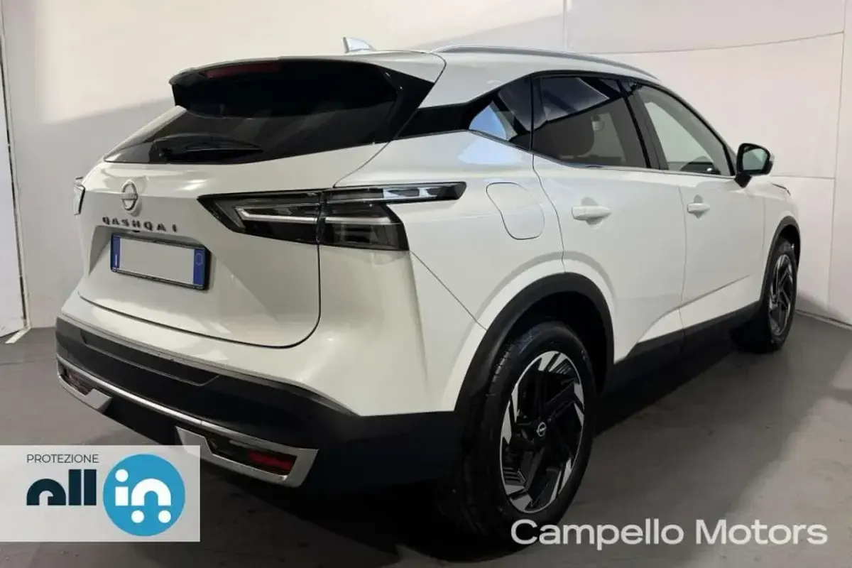 Usata Nissan Qashqai N-Connecta 140 CV (102 kW) 2025 Bianco SUV