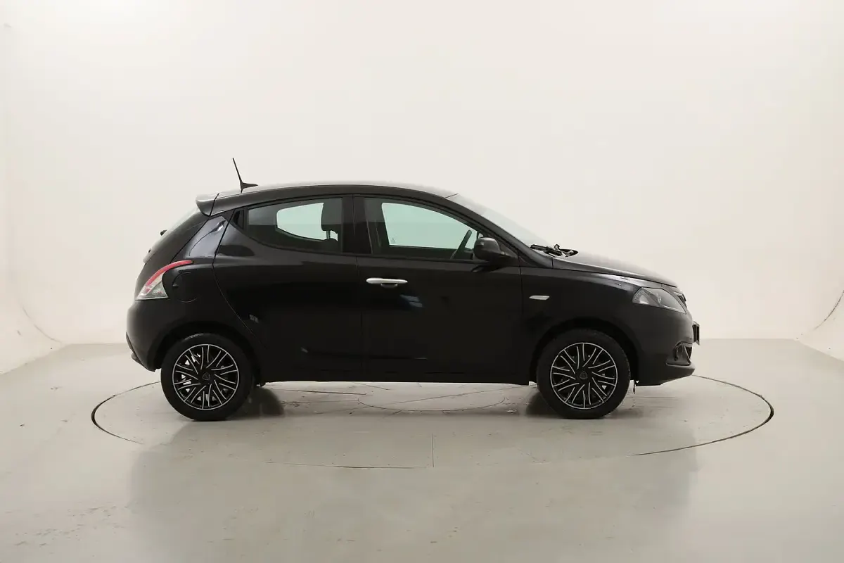 Usata Lancia Ypsilon Gold 70 CV (51 kW) 2023 Utilitaria