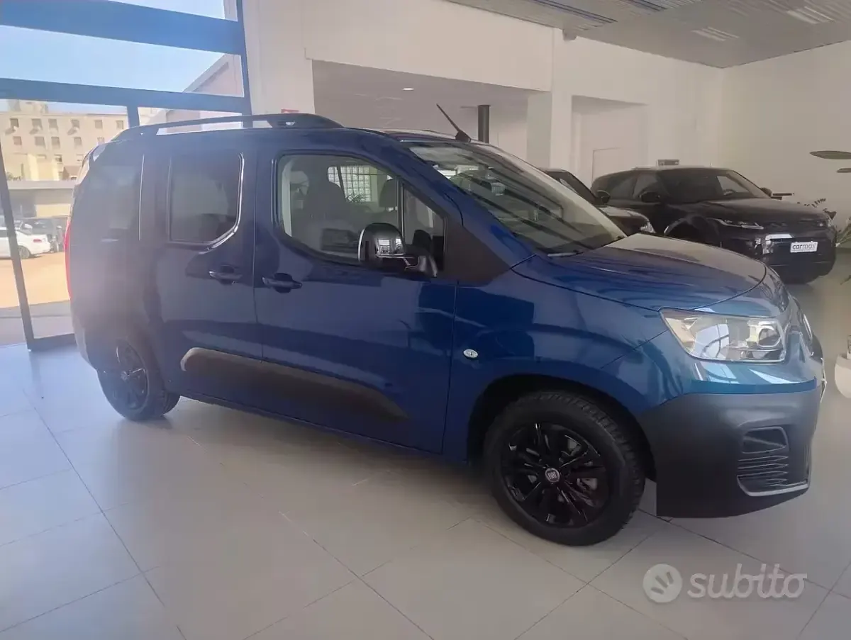 Usata Fiat e-Doblò Launch Edition 56 kW (77 CV) 2023 Blu Monovolume