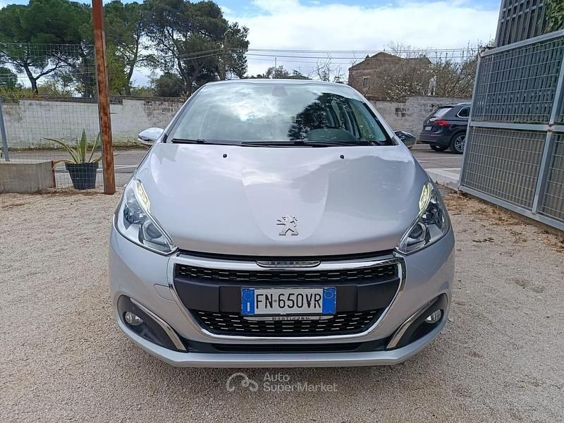 Usata Peugeot 208 Allure 75 CV (55 kW) 2018 Argento Utilitaria