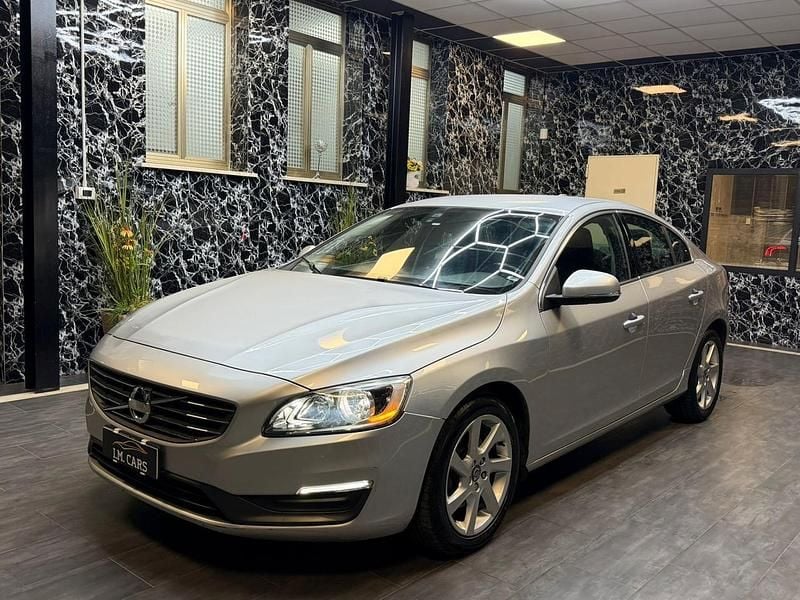 Usata Volvo S60 Momentum 114 CV (83 kW) 2013 Argento Berlina