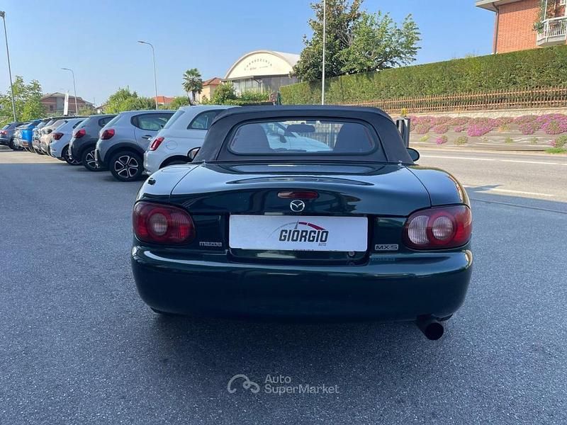 Usata Mazda MX5 110 CV (80 kW) 2001 Verde Cabrio