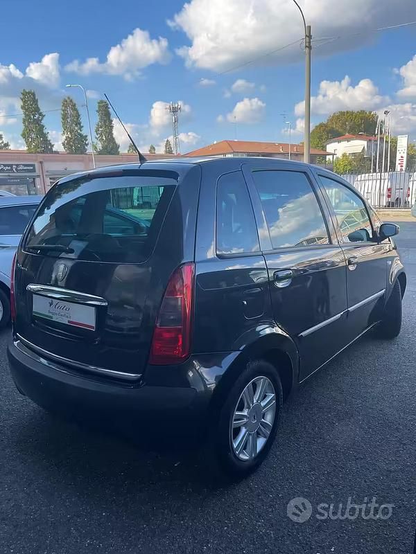 Usata Lancia Musa 95 CV (69 kW) 2005 Nero Monovolume