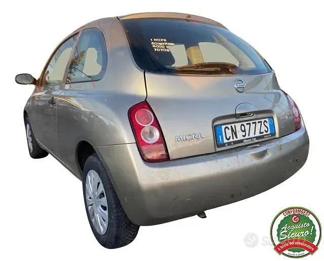 Usata Nissan Micra Visia 65 CV (47 kW) 2005 Grigio Berlina