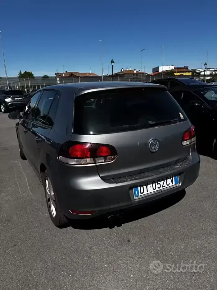 Usata VW Golf VI Highline 122 CV (89 kW) 2009 Grigio Utilitaria