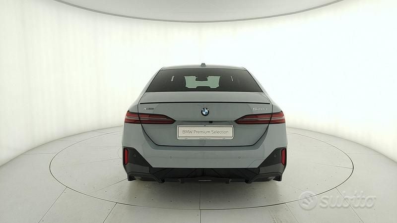 Usata BMW 520 M Sport 197 CV (144 kW) 2025 Grigio Berlina