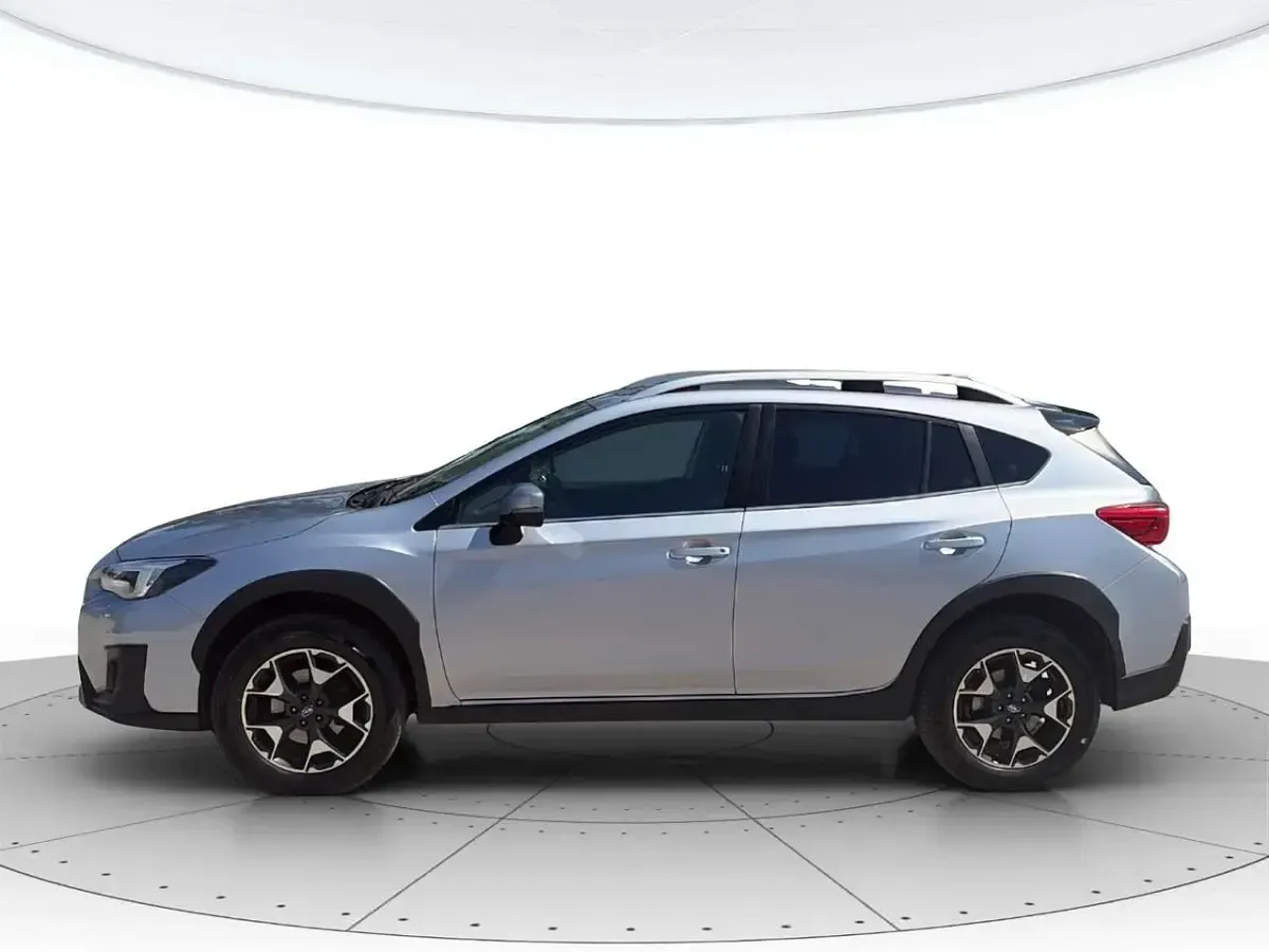 Usata Subaru XV Style 114 CV (83 kW) 2019 Argento SUV