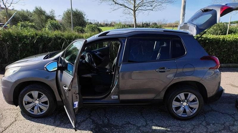 Usata Peugeot 2008 Active 99 CV (72 kW) 2017 Grigio SUV