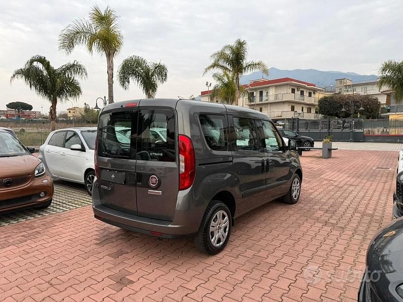 Usata Fiat Doblò S 105 CV (77 kW) 2021 Grigio Monovolume