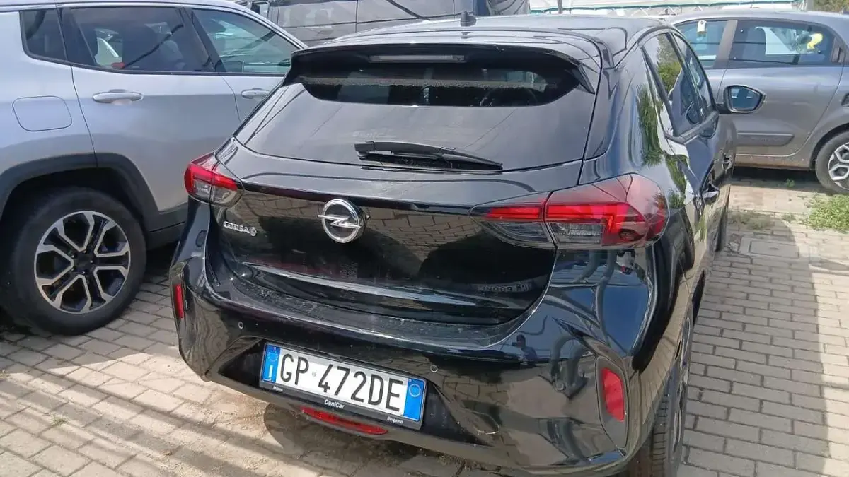 Usata Opel Corsa-e 100 kW (136 CV) 2023 Nero Utilitaria