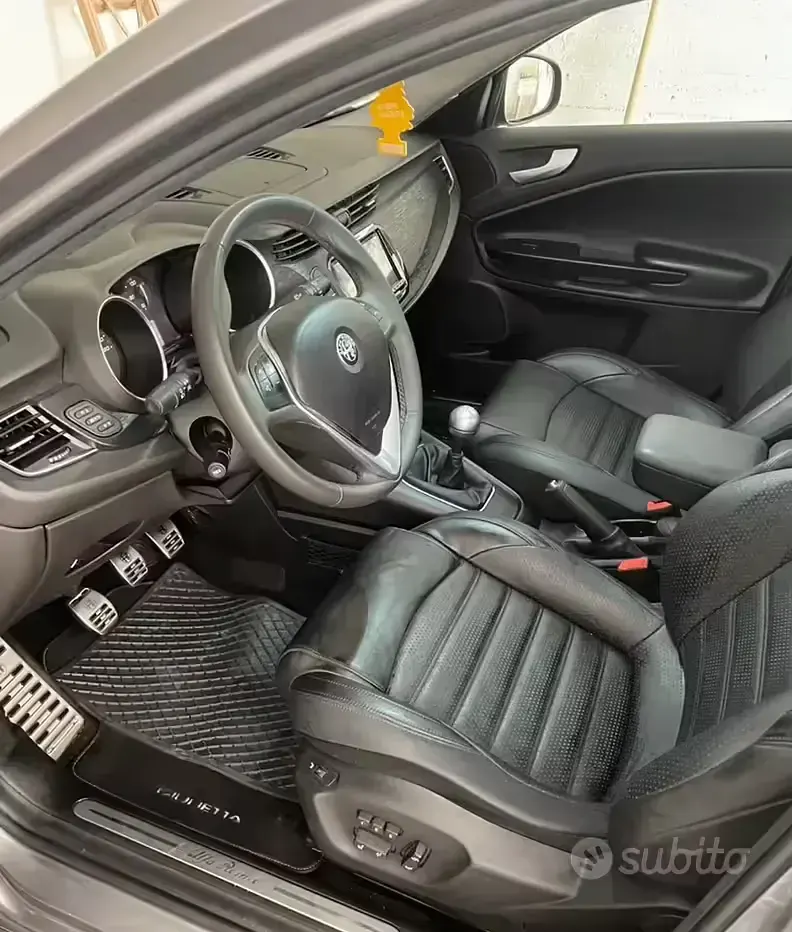 Usata Alfa Romeo Giulietta 120 CV (88 kW) 2018 Grigio Utilitaria