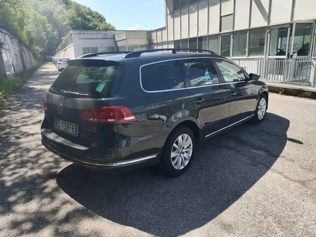 Usata VW Passat 105 CV (77 kW) 2011 Grigio Station wagon