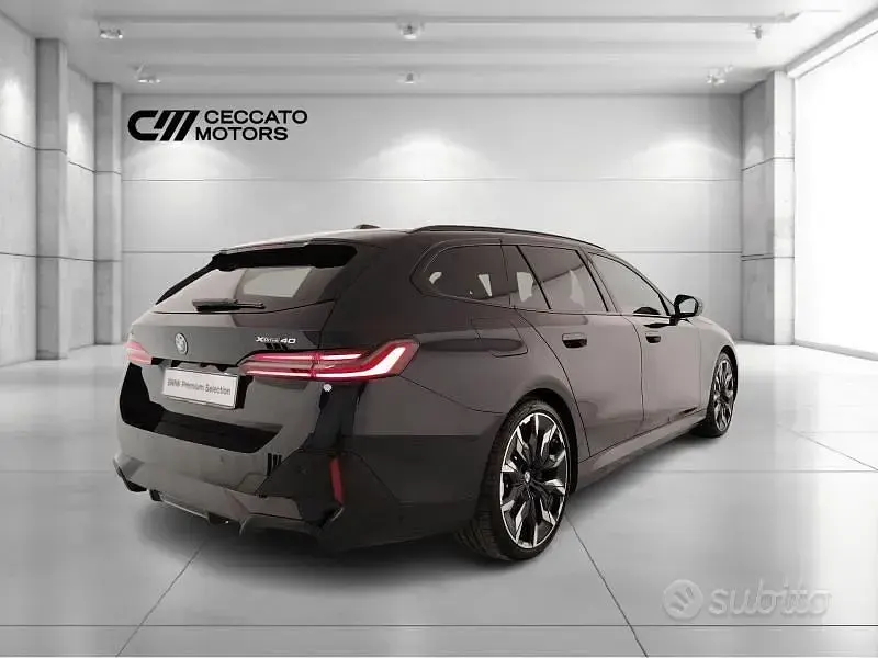 Usata BMW i5 M Sport 289 kW (394 CV) 2025 Nero Station wagon