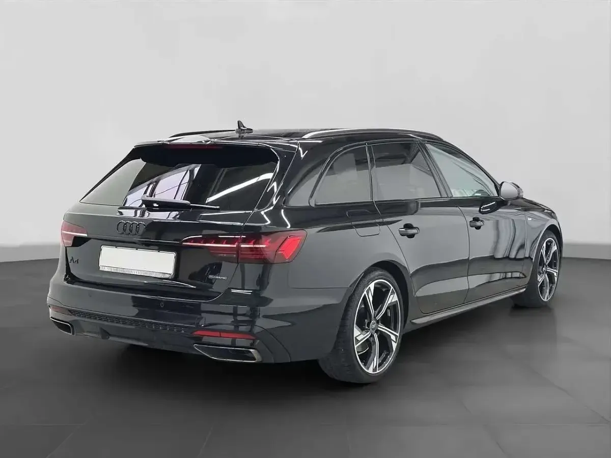Usata Audi A4 S-Line 204 CV (150 kW) 2025 Mito nero metallic Berlina