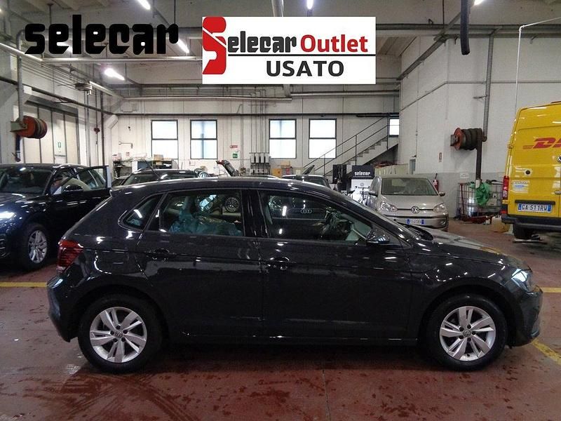 Usata VW Polo Comfortline 90 CV (66 kW) 2018 Grigio urano Utilitaria