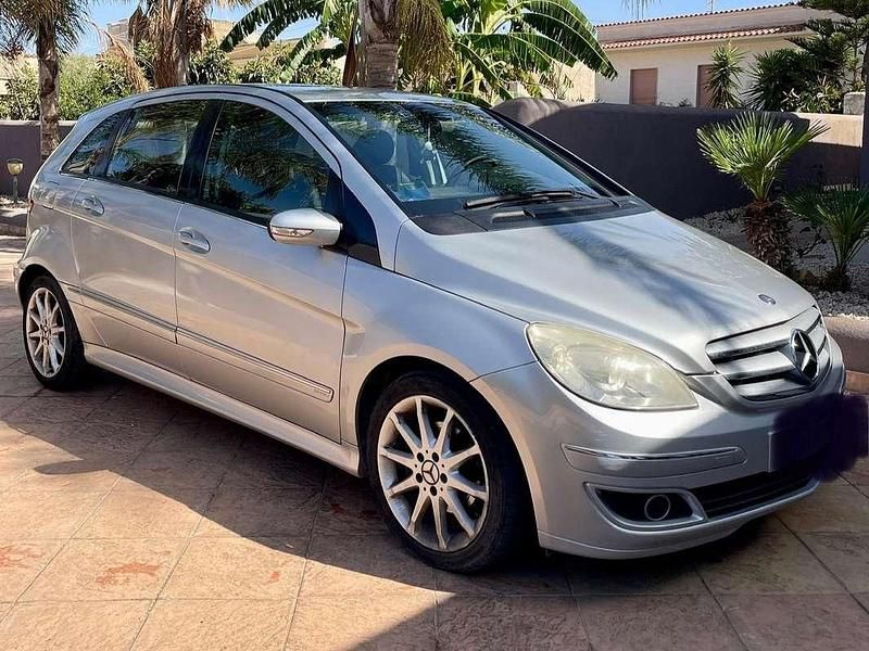 Usata Mercedes B200 140 CV (102 kW) 2007 Argento Monovolume