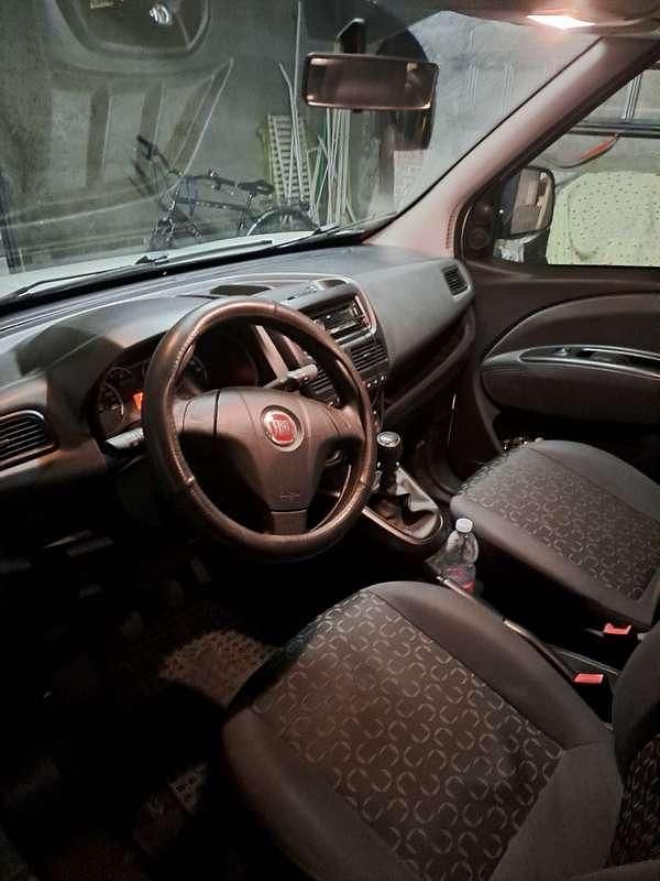 Usata Fiat Doblò 120 CV (88 kW) 2010 Monovolume