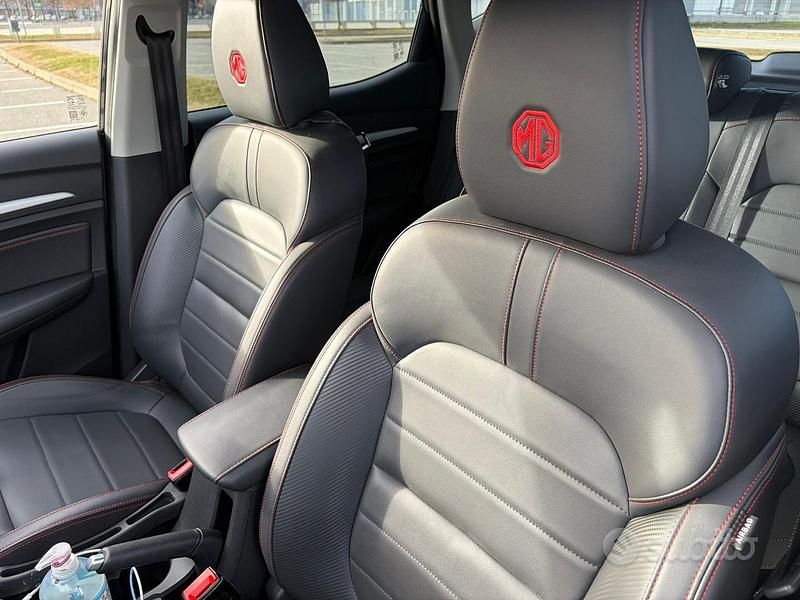 Usata MG ZS Luxury 106 CV (77 kW) 2024 Nero Station wagon