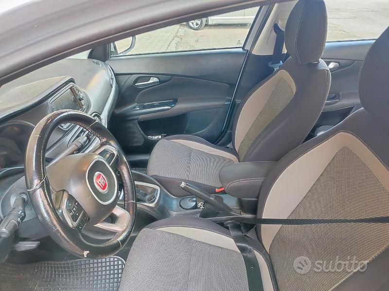 Usata Fiat Tipo 120 CV (88 kW) 2015 Grigio Berlina