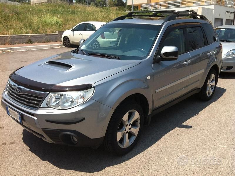 Usata Subaru Forester 2010 Grigio SUV