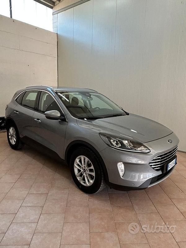 Usata Ford Kuga Titanium 120 CV (88 kW) 2020 Grigio SUV