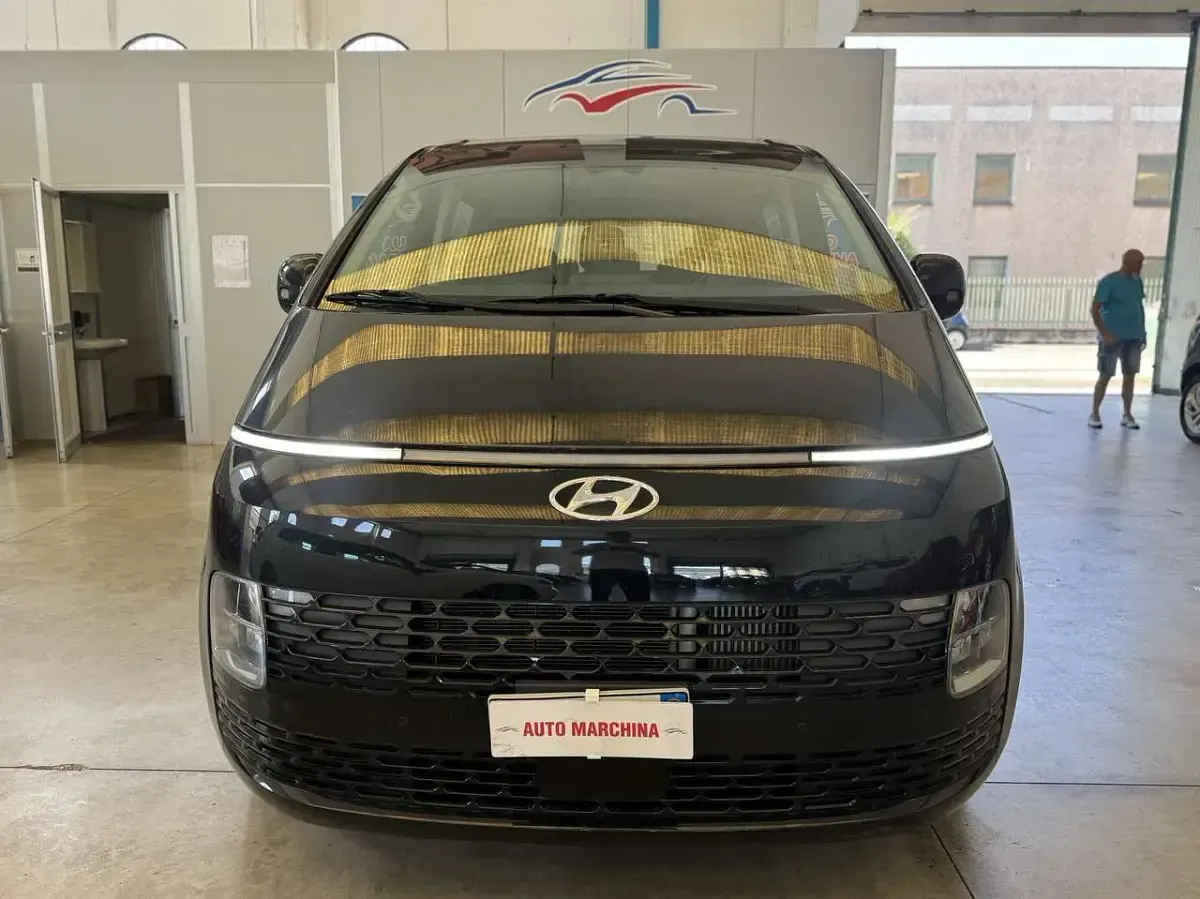 Usata Hyundai Staria 177 CV (130 kW) 2024 Nero Monovolume