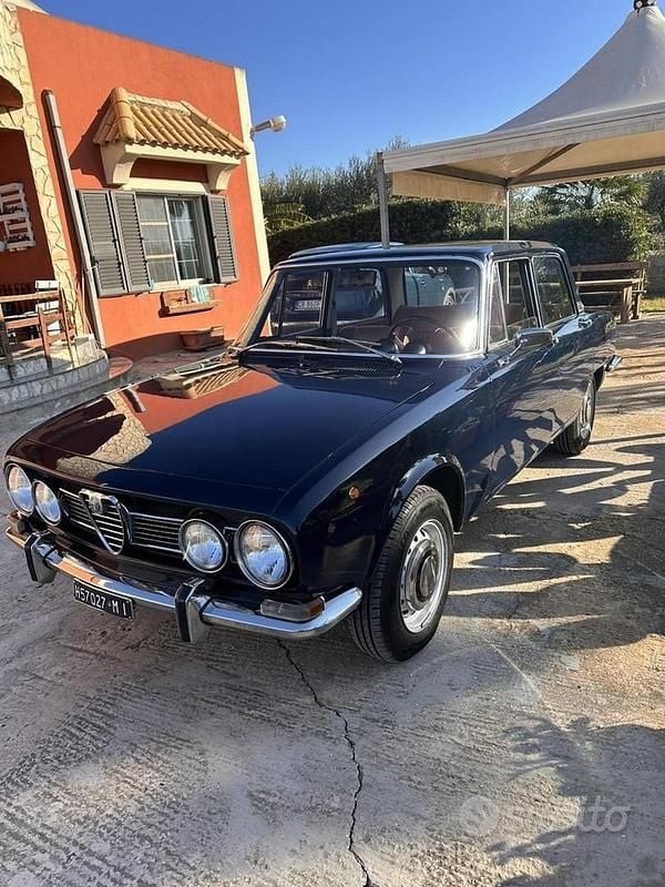Usata Alfa Romeo 1750 1960 Blu Berlina