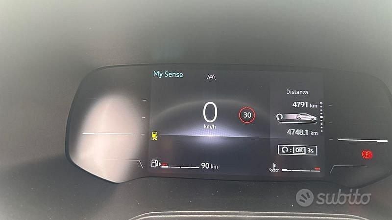 Usata Renault Clio V Techno 100 CV (73 kW) 2025 Blu chiaro Berlina