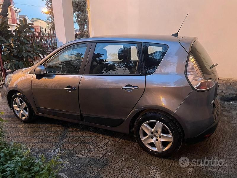 Usata Renault Scénic III XMOD 2013 Grigio Berlina