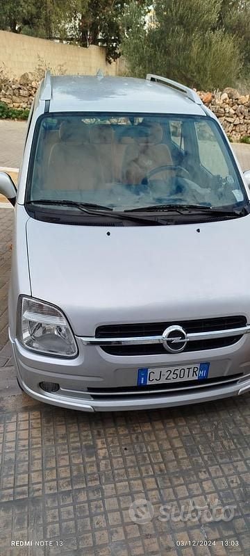 Usata Opel Agila 75 CV (55 kW) 2003 Grigio Utilitaria