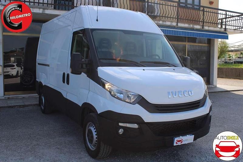 Usata Iveco Daily 116 CV (85 kW) 2018 Bianco Furgone