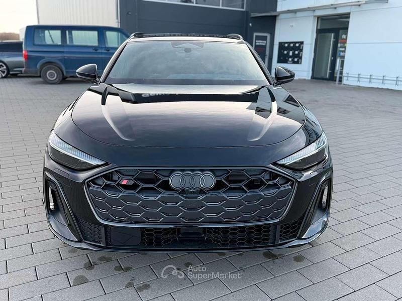 Nuova Audi Q4 e-tron Ambiente 269 kW (367 CV) 2025 Nero SUV