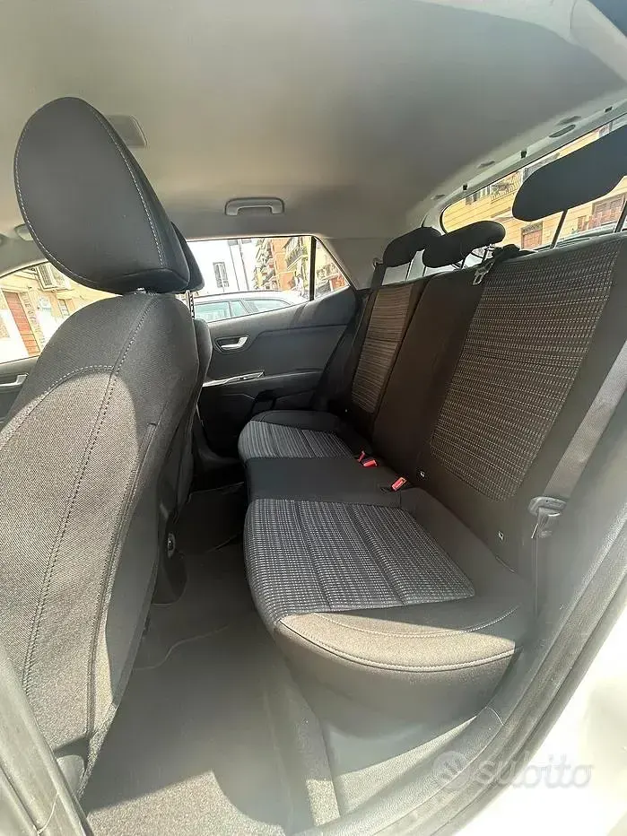 Usata Kia Stonic 100 CV (73 kW) 2019 SUV