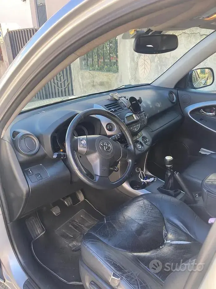 Usata Toyota RAV4 136 CV (100 kW) 2009 Grigio SUV