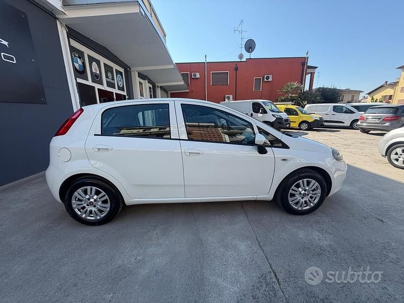 Usata Fiat Punto Street 95 CV (69 kW) 2018 Bianco Utilitaria