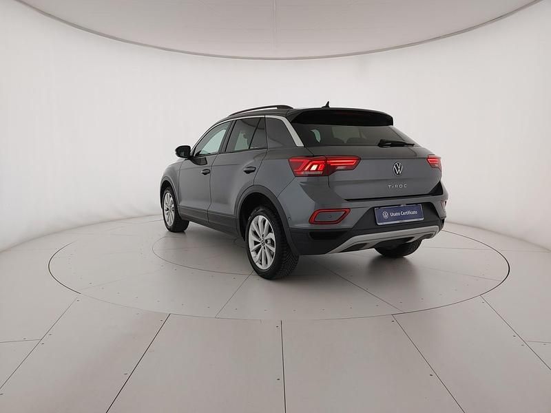 Usata VW T-Roc Life 150 CV (110 kW) 2022 Indium grey metallizzato SUV
