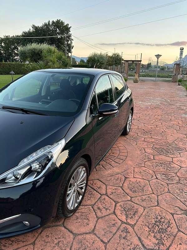Usata Peugeot 2008 Allure 110 CV (80 kW) 2018 SUV