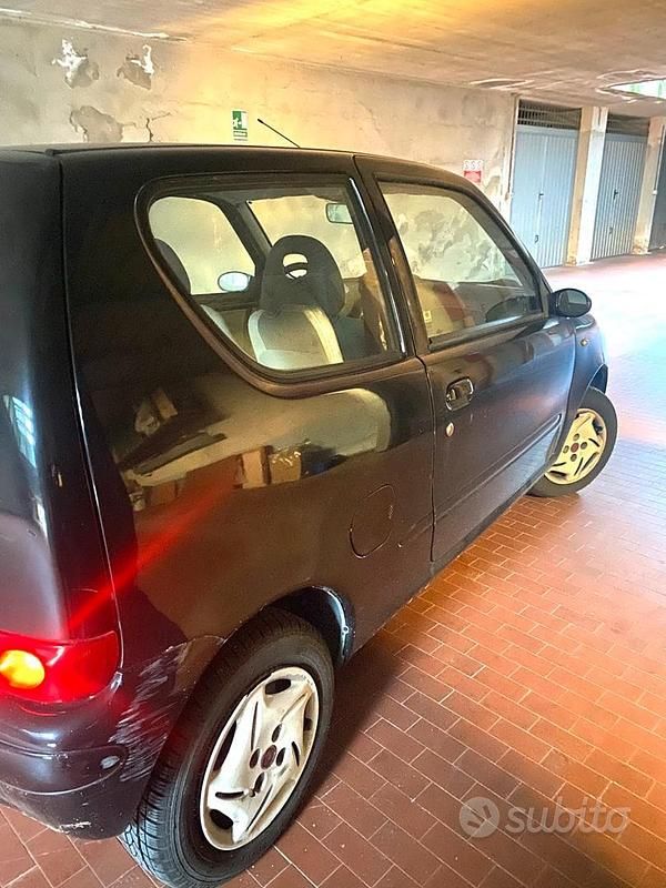 Usata Fiat 600 54 CV (39 kW) 2009 Nero Utilitaria