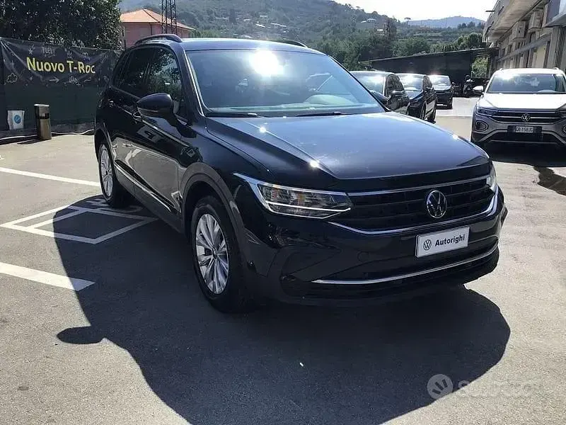 Usata VW Tiguan Life 150 CV (110 kW) 2023 Nero SUV