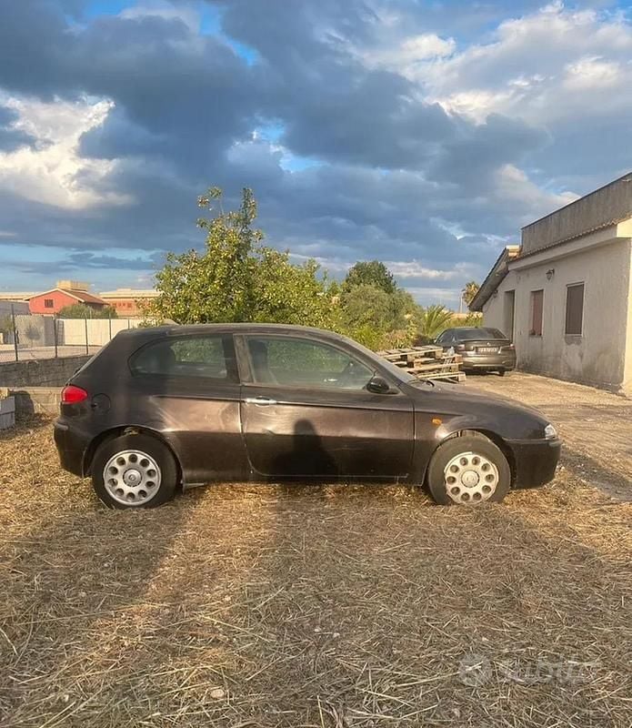 Usata Alfa Romeo 147 2000 Nero Utilitaria