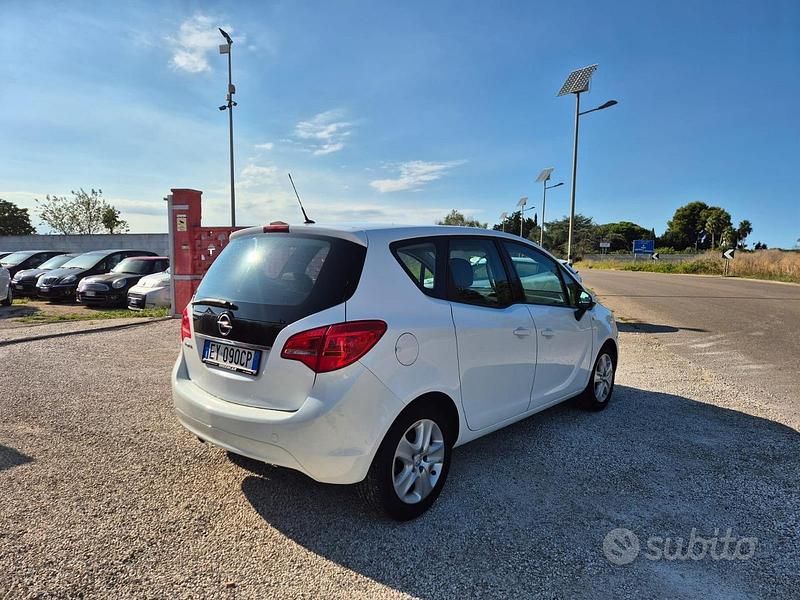 Usata Opel Meriva 120 CV (88 kW) 2015 Bianco Monovolume