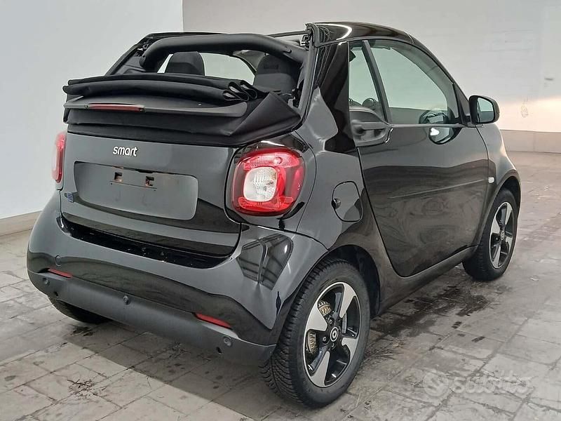 Usata Smart ForTwo Electric Drive Passion 60 kW (82 CV) 2021 Nero Cabrio