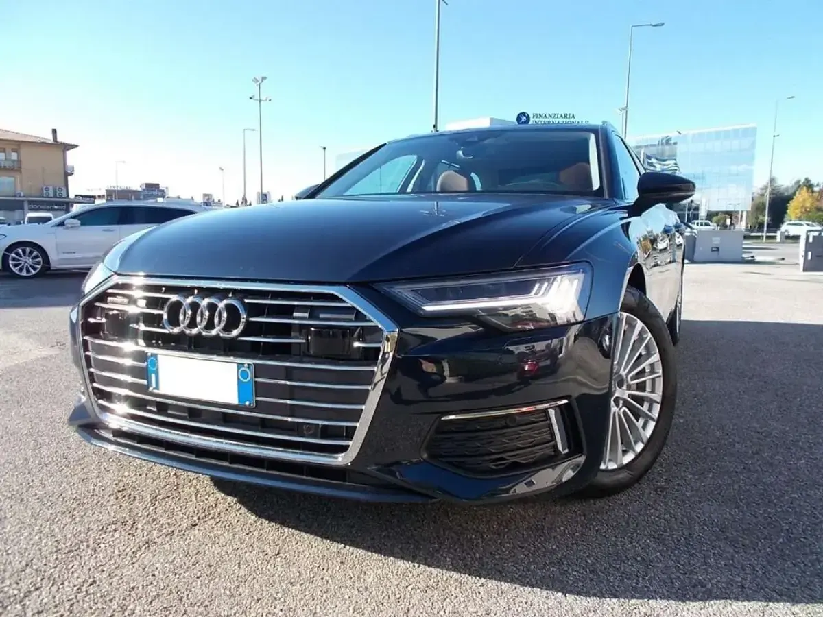Usata Audi A6 Sport 204 CV (150 kW) 2020 Blu notte Station wagon