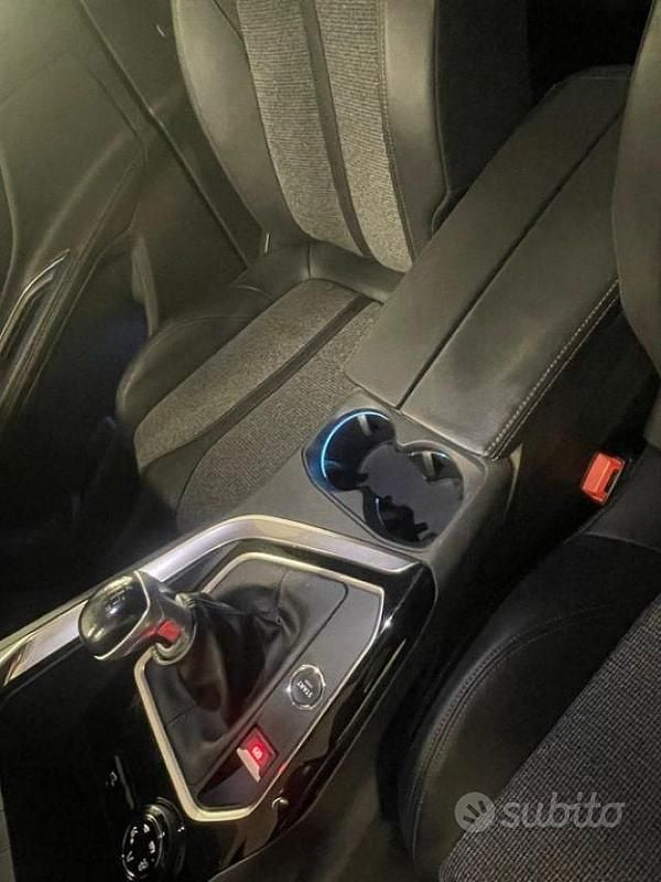 Usata Peugeot 5008 Allure 131 CV (96 kW) 2018 Bianco SUV