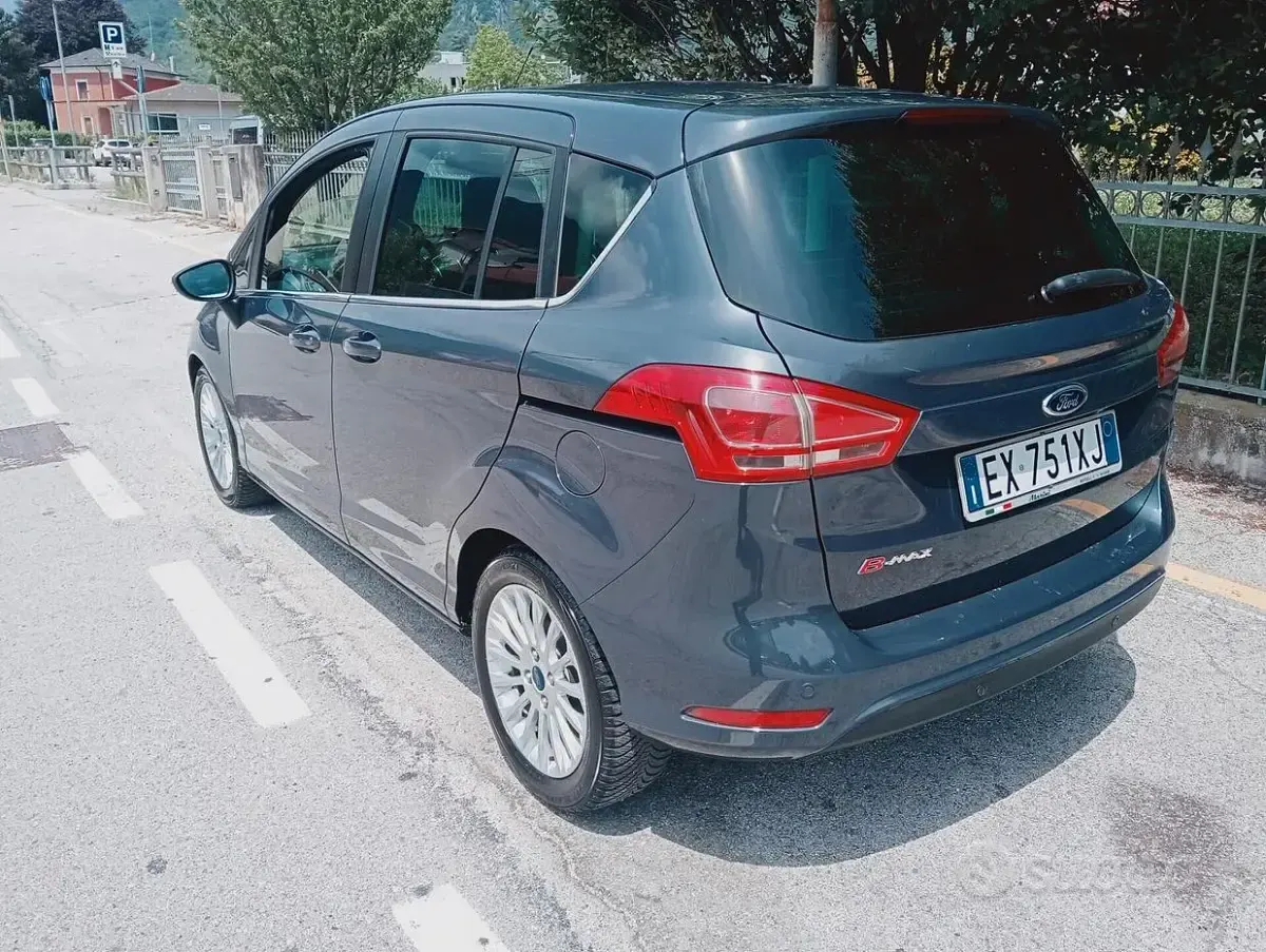 Usata Ford B-MAX Titanium 75 CV (55 kW) 2014 Grigio Monovolume