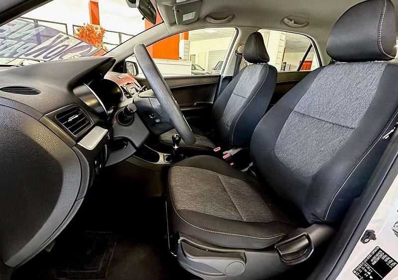 Usata Kia Picanto Active 65 CV (47 kW) 2016 Bianco Utilitaria