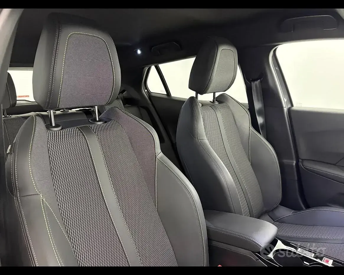 Usata Peugeot 2008 GTi 136 CV (100 kW) 2025 Grigio SUV