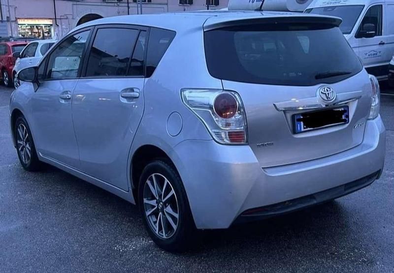 Usata Toyota Verso 111 CV (81 kW) 2015 Monovolume