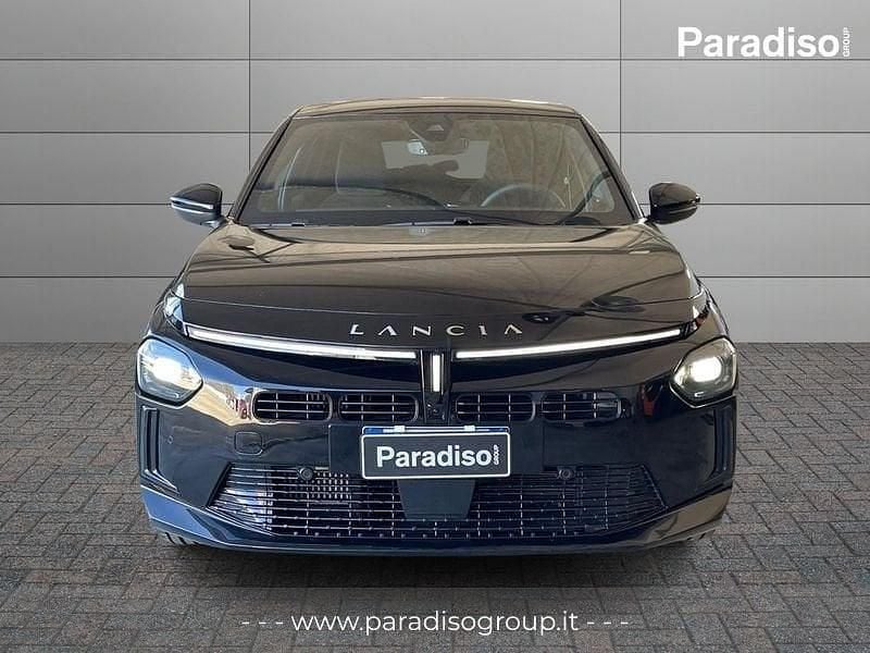 Usata Lancia Ypsilon 110 CV (80 kW) 2025 Nero Utilitaria