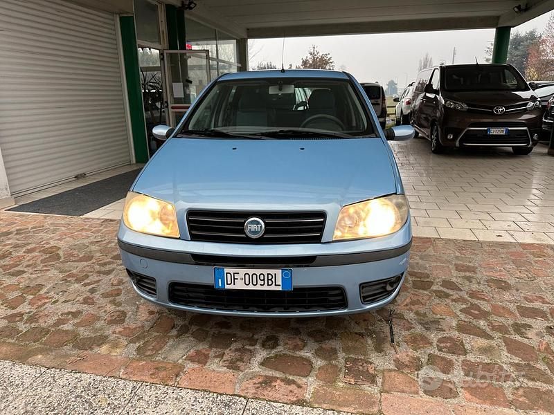 Usata Fiat Punto 60 CV (44 kW) 2005 Blu Berlina